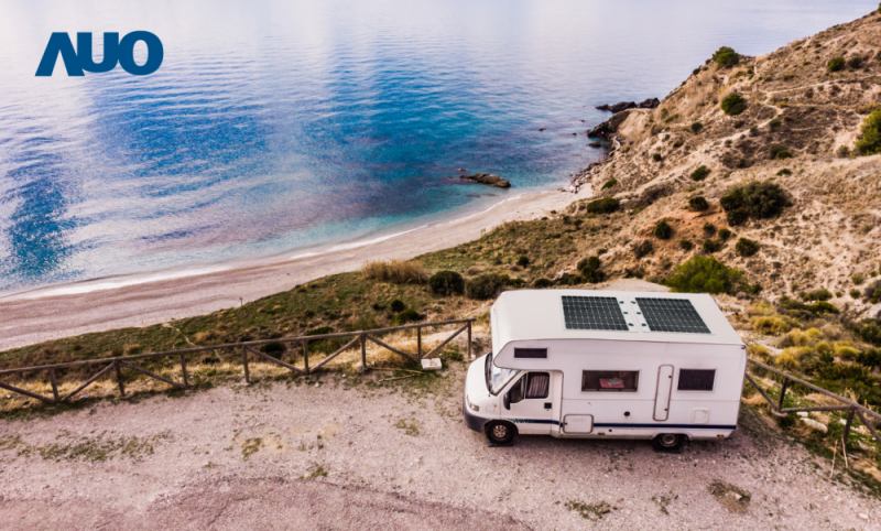 「可撓輕量化太陽光電板SunCurva」使用輕量特殊耐候型複合板取代傳統太陽能板的玻璃前板，不僅降低70%重量，每米平方僅3Kg；具有抗衝擊性能及通過電磁相容性測試，可應用於交通運輸工具，如露營車、遊艇等